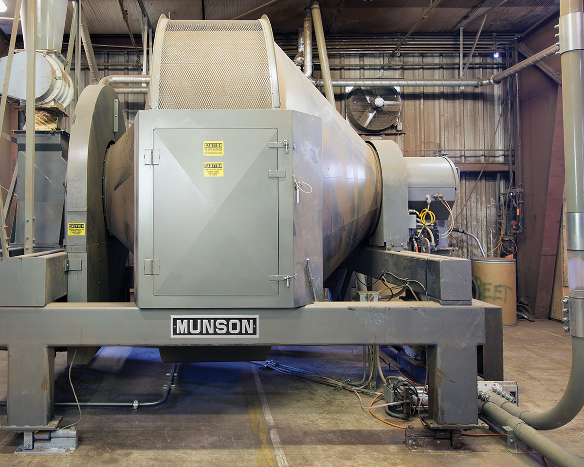 Rotary Batch Mixer Blends Wood Powders for Plywood Adhesives